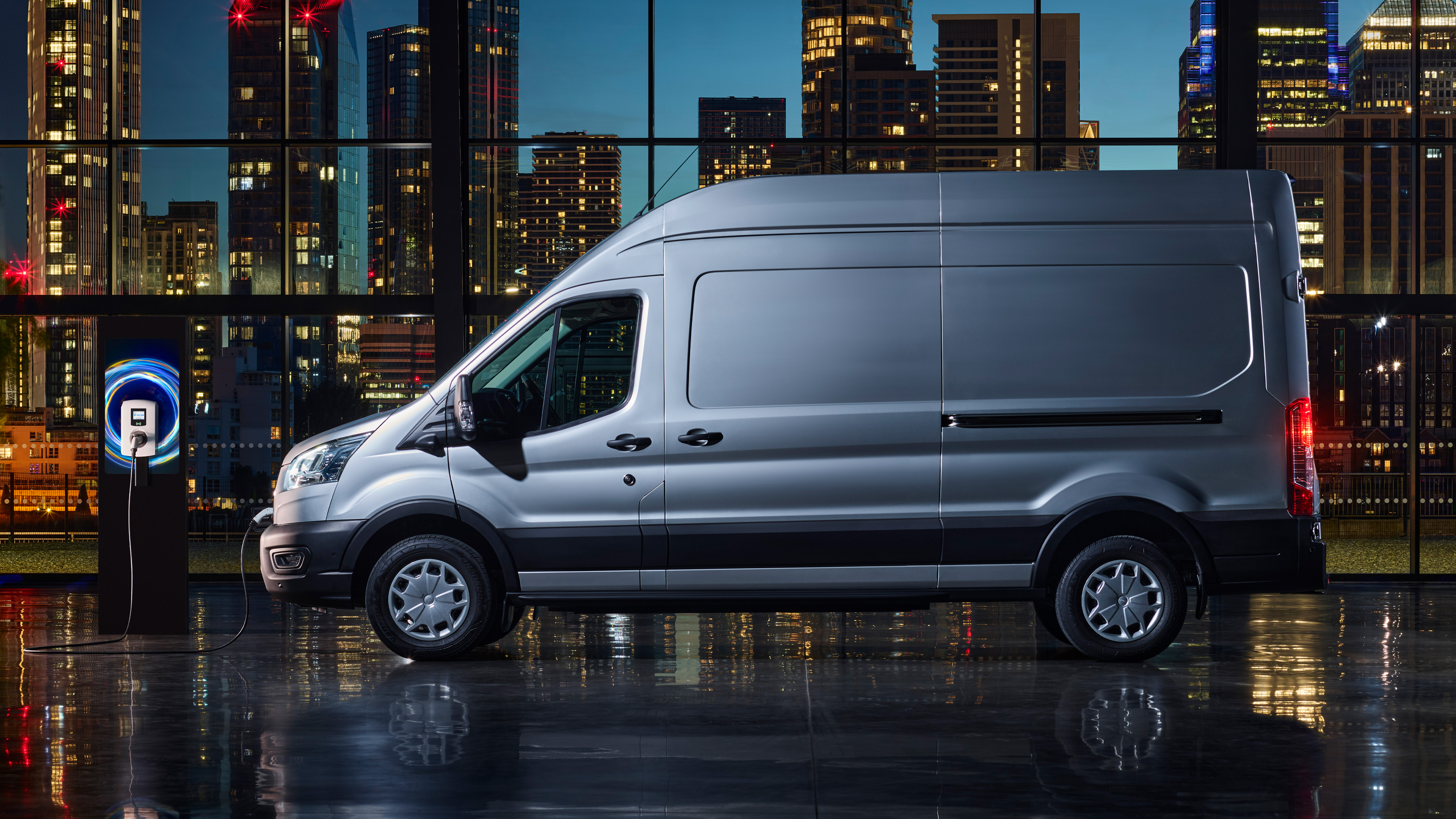 Ford_E Transit_Side_Profile_Static