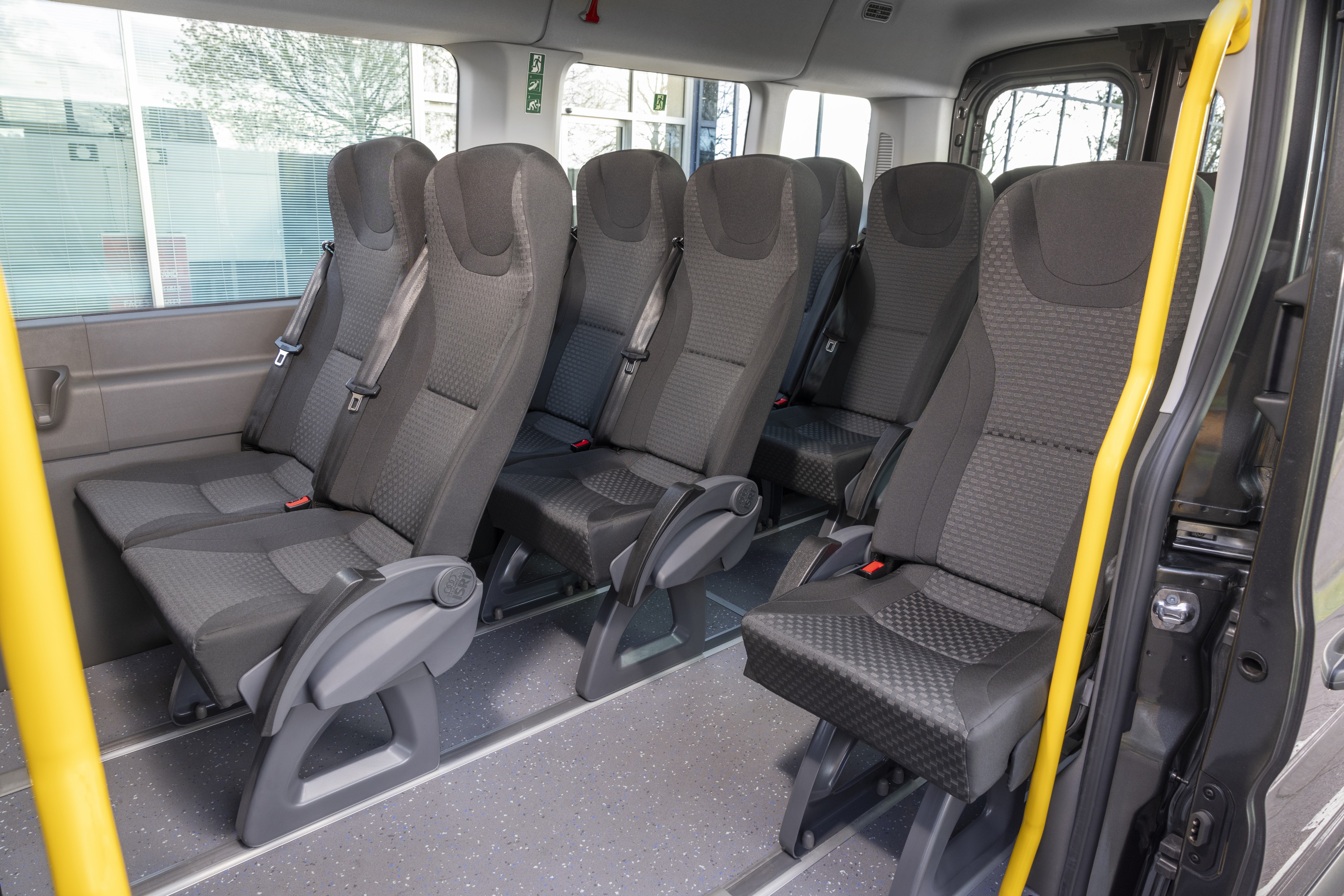 2024Ford_E Transit Minibus_3